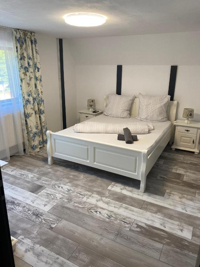 Vila Smiley Avrig Ngoại thất bức ảnh